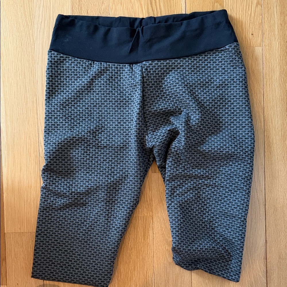 Elegant Black Patterned Women's Leggings
